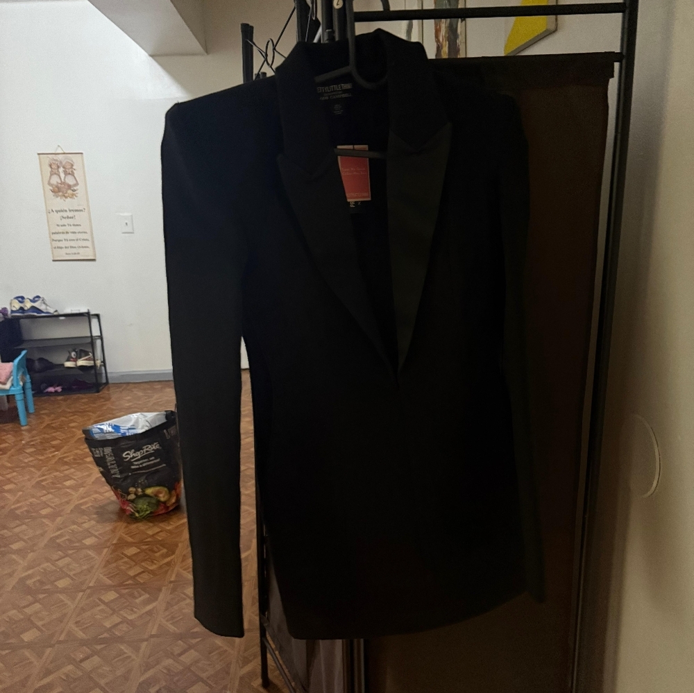 PrettyLittleThing Black Satin Lapel Blazer